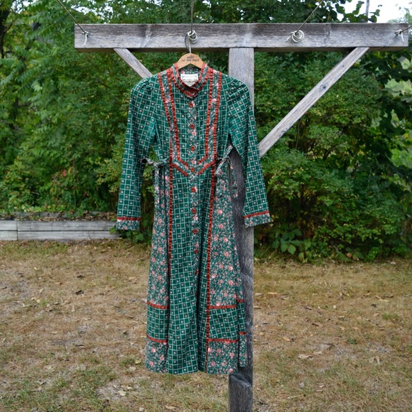 XS 70s Gunne Sax Midi Dress Green and red floral print Side Ties - Picture 2 of 10